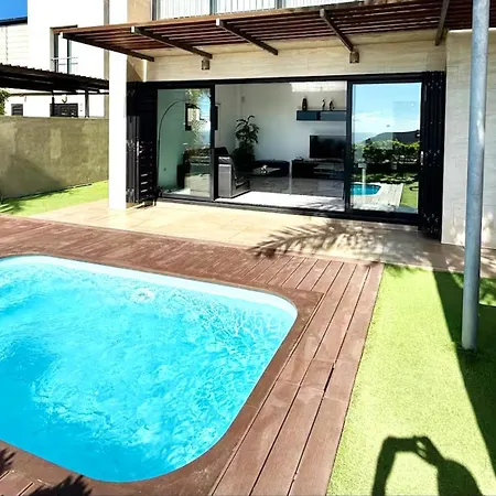 Stunning - View, Location, Pool * アデヘ
