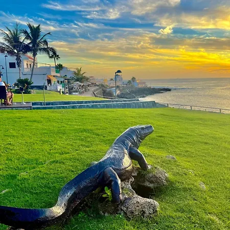 Апартаменти Stunning - View, Location, Pool