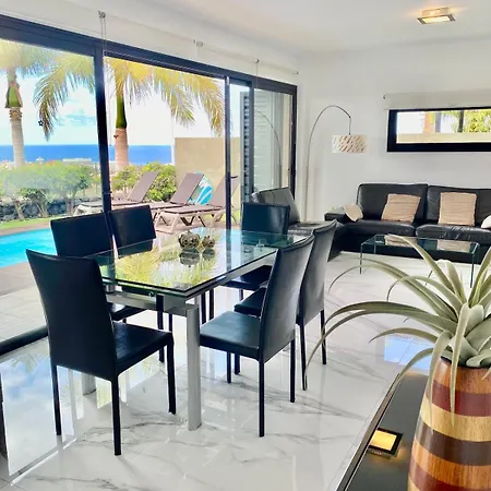 Апартаменты Stunning - View, Location, Pool Адехе