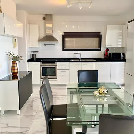 Stunning - View, Location, Pool Адехе