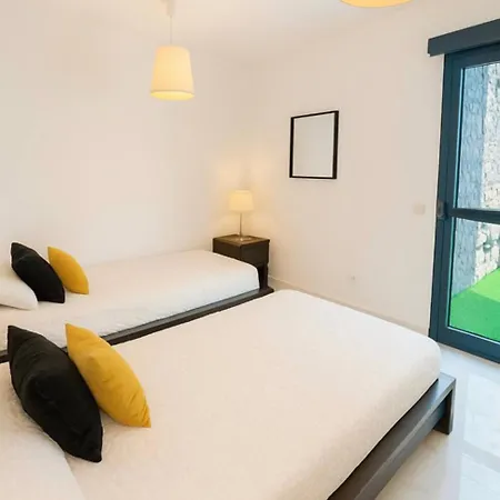 Апартаменты Stunning - View, Location, Pool *