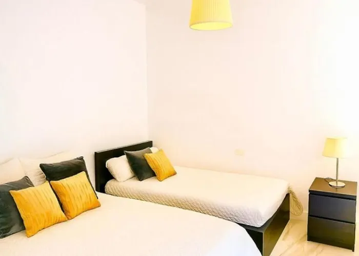 Stunning - View, Location, Pool Апартаменти