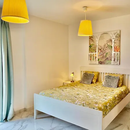 Stunning - View, Location, Pool شقة أذيخي