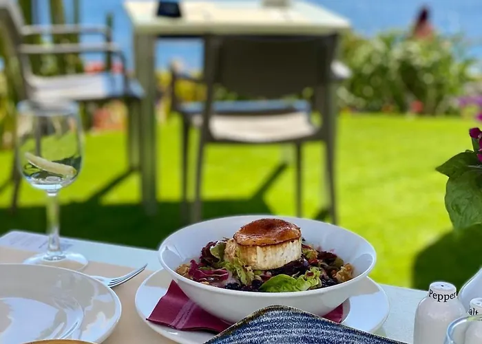 Stunning - View, Location, Pool Lejlighed *